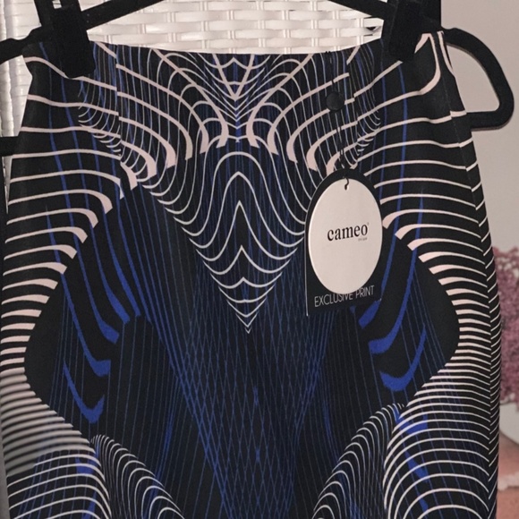 C/MEO COLLECTIVE pencil Skirt unique print. XS - Picture 4 of 5